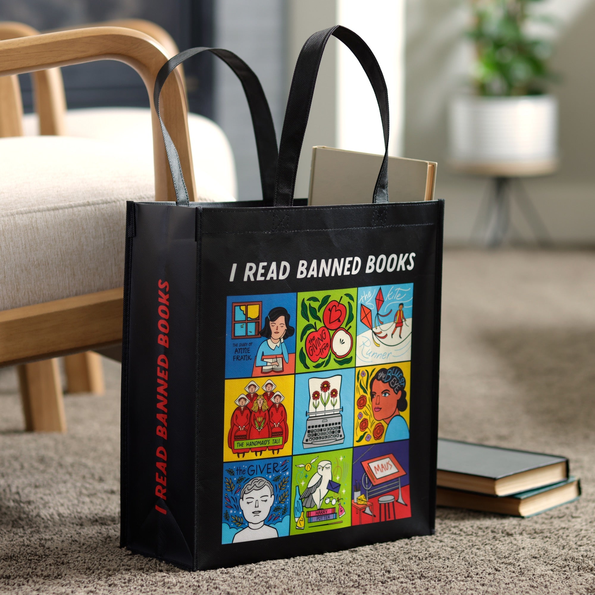 Mudpuppy I Read Banned Books Reusable Shopping Bag